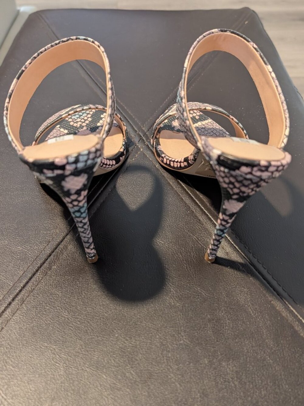 BRAND NEW STEVE MADDEN Pastel Snakeskin Stiletto Mules Slim Heels Size 8.5 - Picture 2 of 4